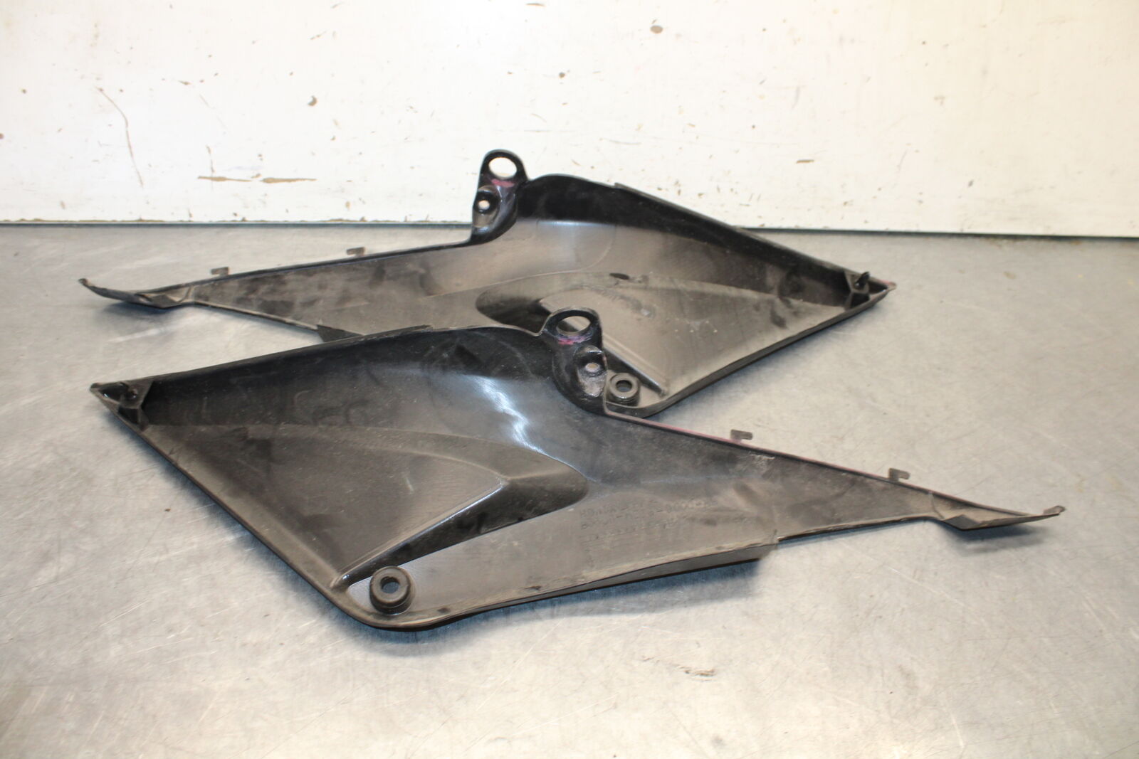 05-06 HONDA CBR600RR RIGHT LEFT FRONT SIDE SEAT PANELS TRIMS COWLS  BB655