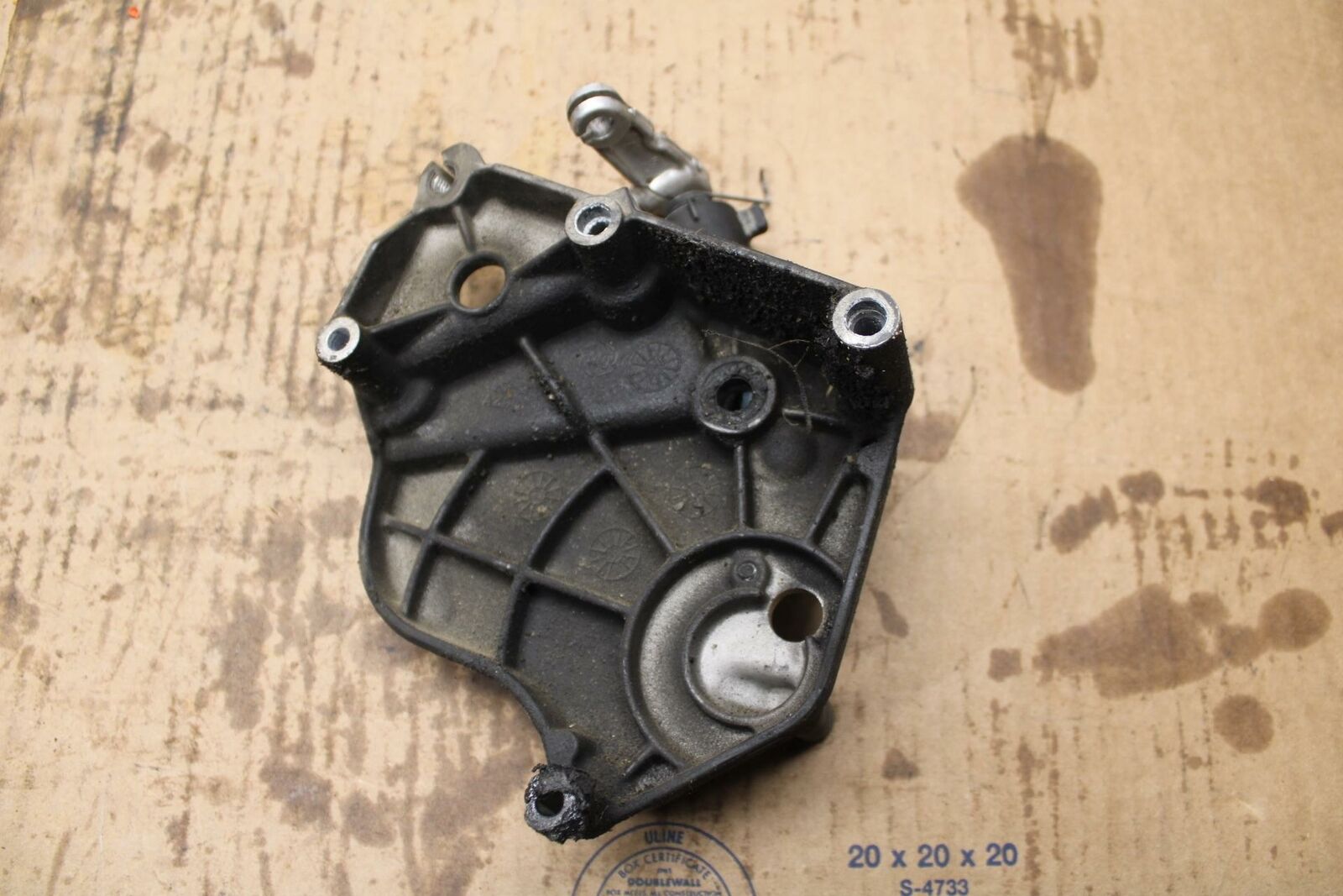 09-11 SUZUKI GSXR1000 ENGINE SPROCKET COVER BB205 B