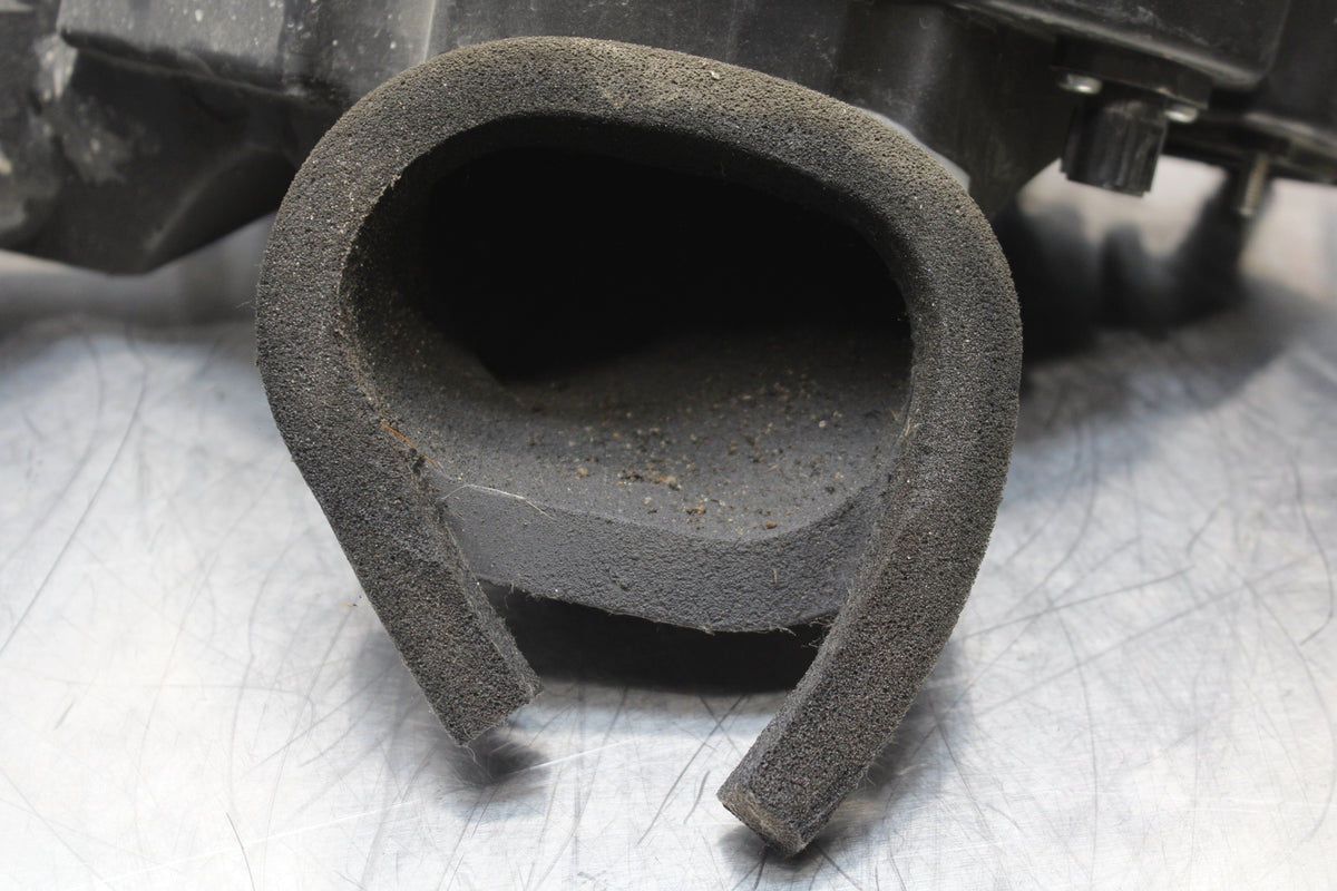 11 SUZUKI GSXR1000 AIRBOX AIR INTAKE FILTER BOX BB142