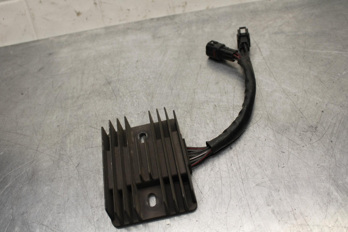 2008 Suzuki GSXR600 RECTIFIER VOLTAGE REGULATOR 32800-18H00 32831-37H00 BB593