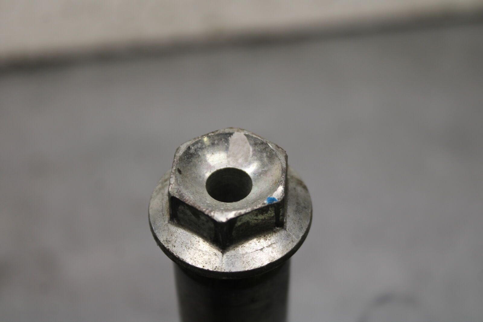 08-09 SUZUKI GSXR600 FRONT WHEEL RIM AXLE PIVOT BOLT BB728