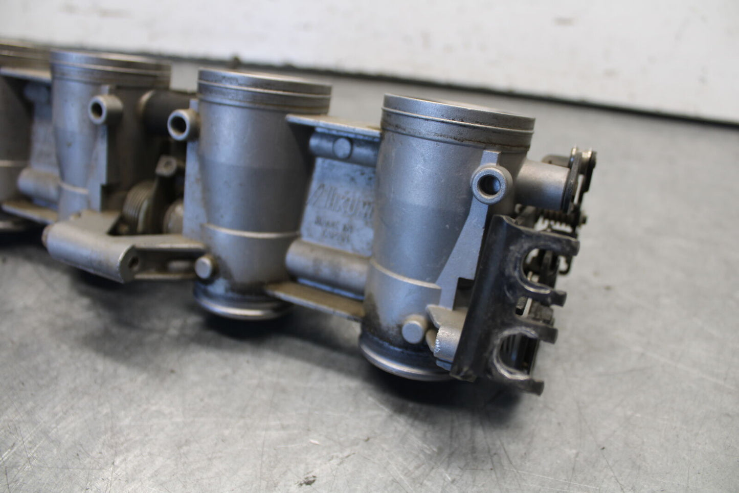 04-05 SUZUKI GSXR600 MAIN FUEL INJECTORS / THROTTLE BODIES 13405-29G00 BB658