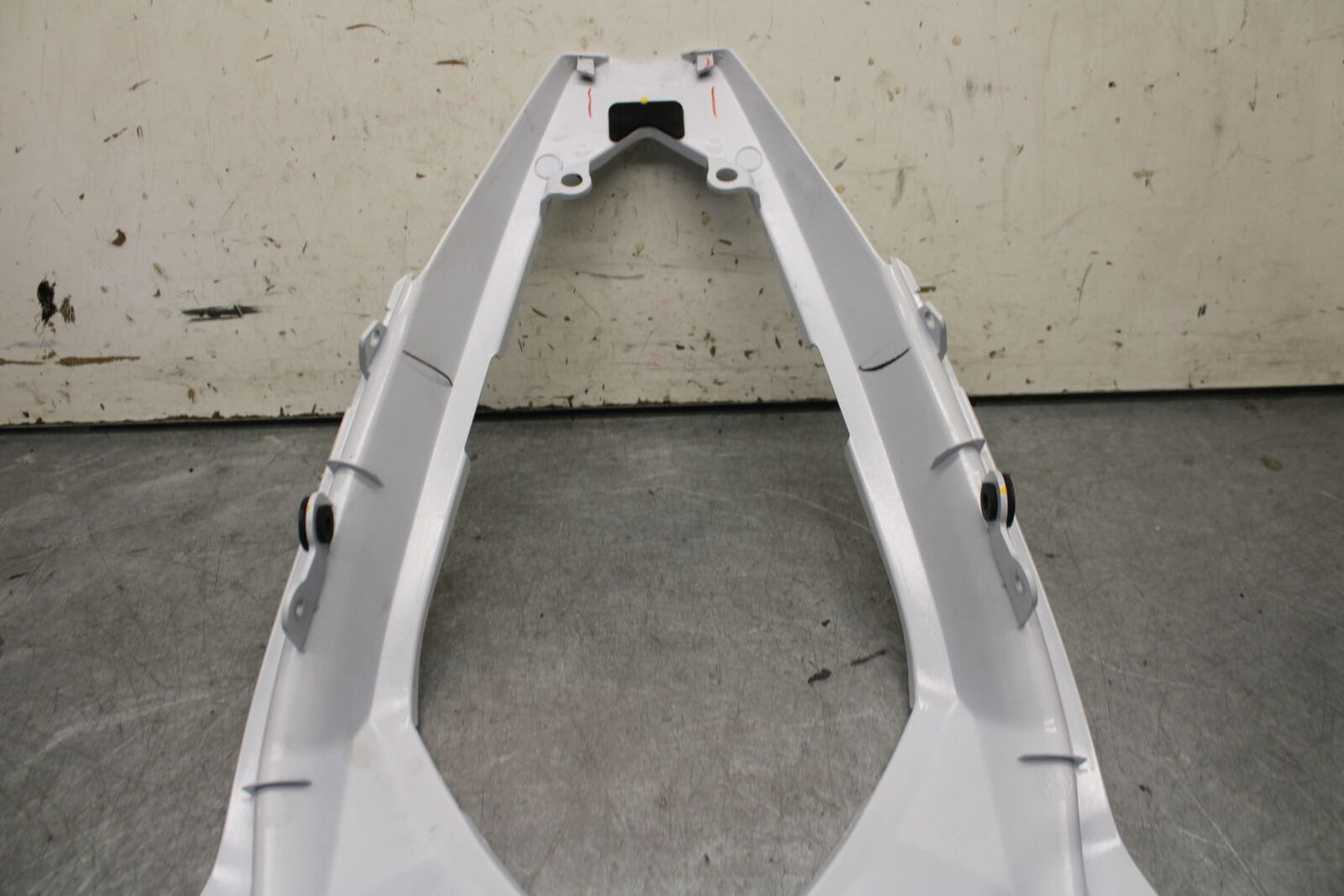 18-23 KAWASAKI NINJA 400 CENTER REAR BACK TAIL FAIRING COWL BB660