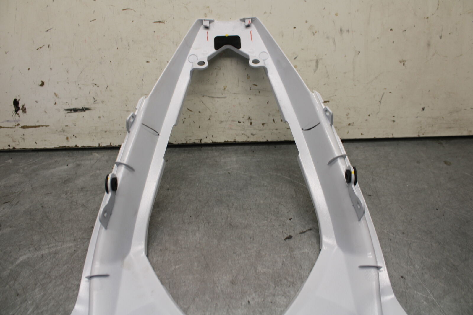 18-23 KAWASAKI NINJA 400 CENTER REAR BACK TAIL FAIRING COWL BB660