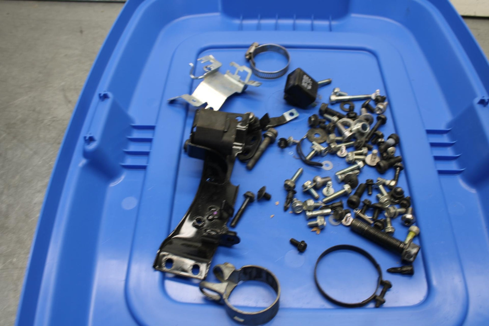 15-16 KAWASAKI EX300 MISCELLANEOUS MOUNTING BOLTS HARDWARE MOTOR BB635