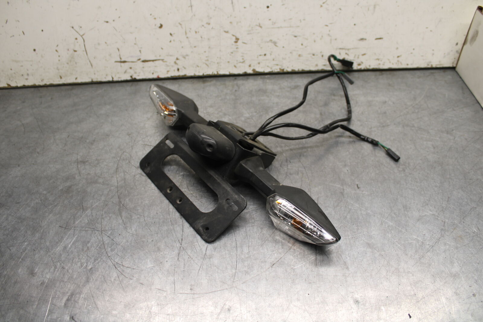 19-22 KAWASAKI Z400 REAR BACK TAIL LIGHT MOUNT BRACKET AND LIGHT BB738