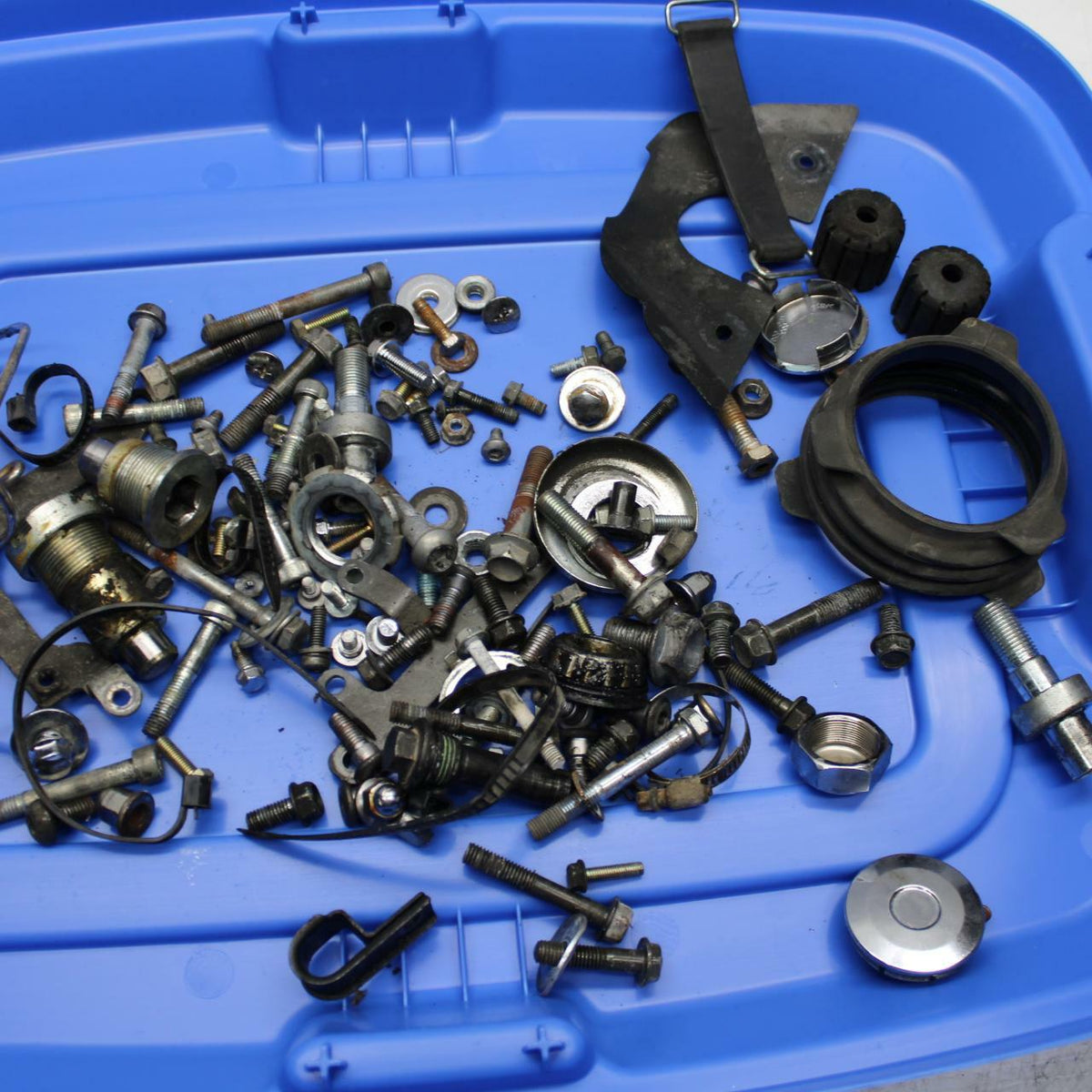 03-08 HONDA VTX1300C REAR BACK SWINGARM BOLT LEFTOVER HARDWARE BB287