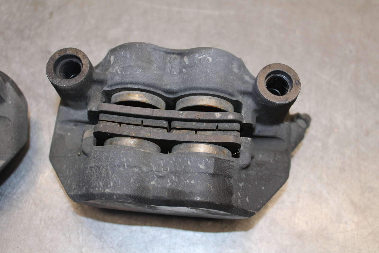 19-23 KAWASAKI NINJA ZX6R RIGHT LEFT FRONT BRAKE CALIPER SET PAIR CALIPERS BB701