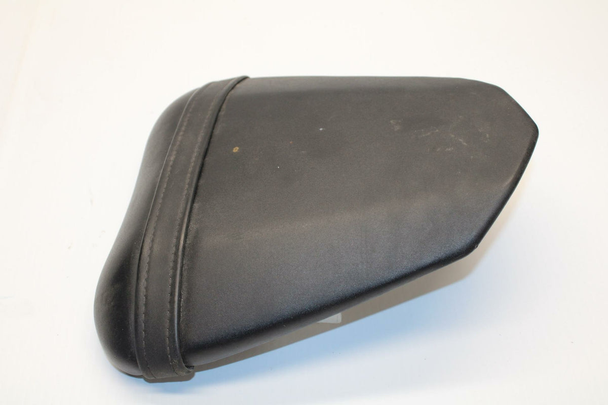 08-16 YAMAHA YZF R6 REAR BACK PASSENGER TANDEM SEAT PAD SADDLE PILLION BB247