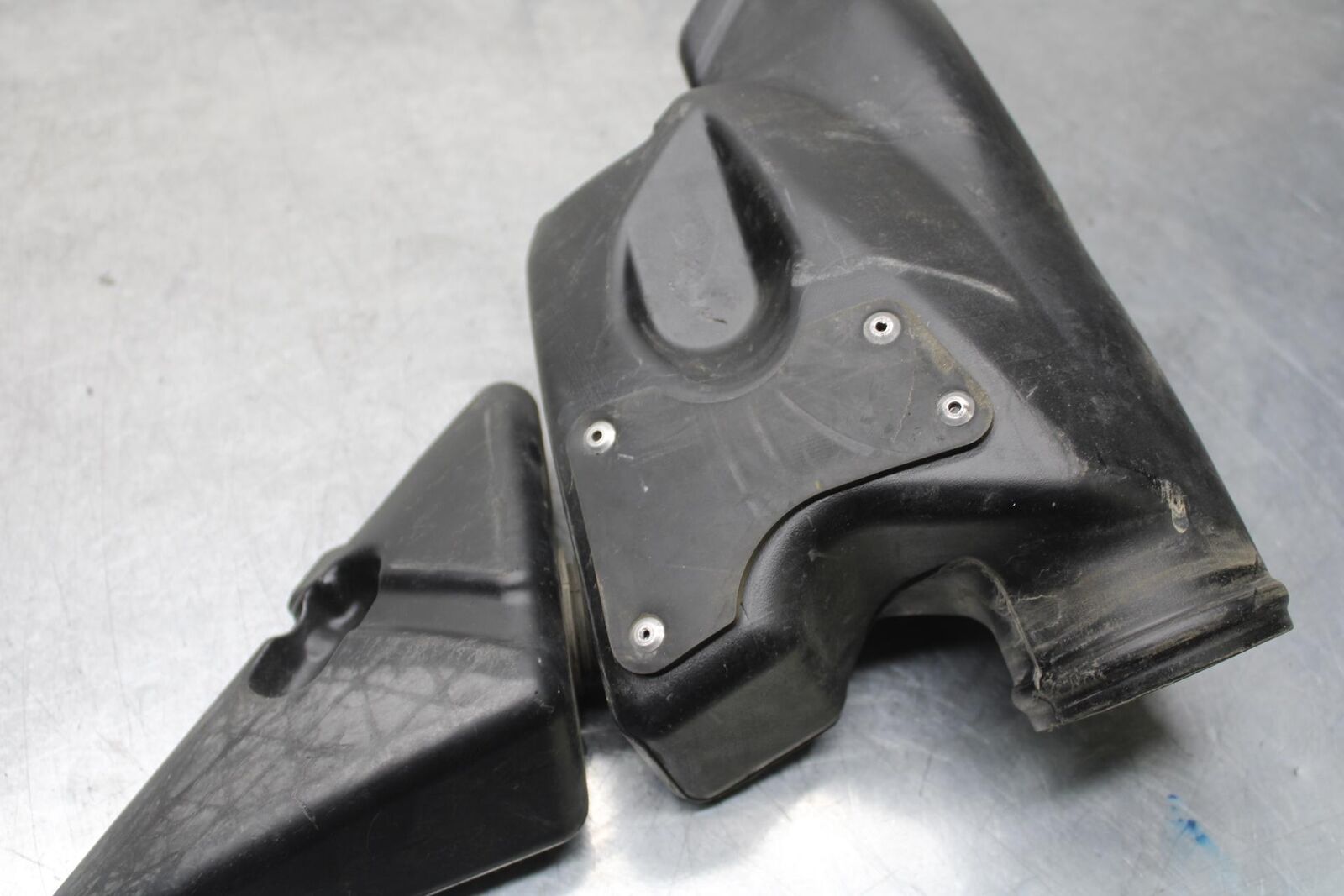 03-04 HONDA CBR600RR LEFT AIR INTAKE DUCT TUBE BB628