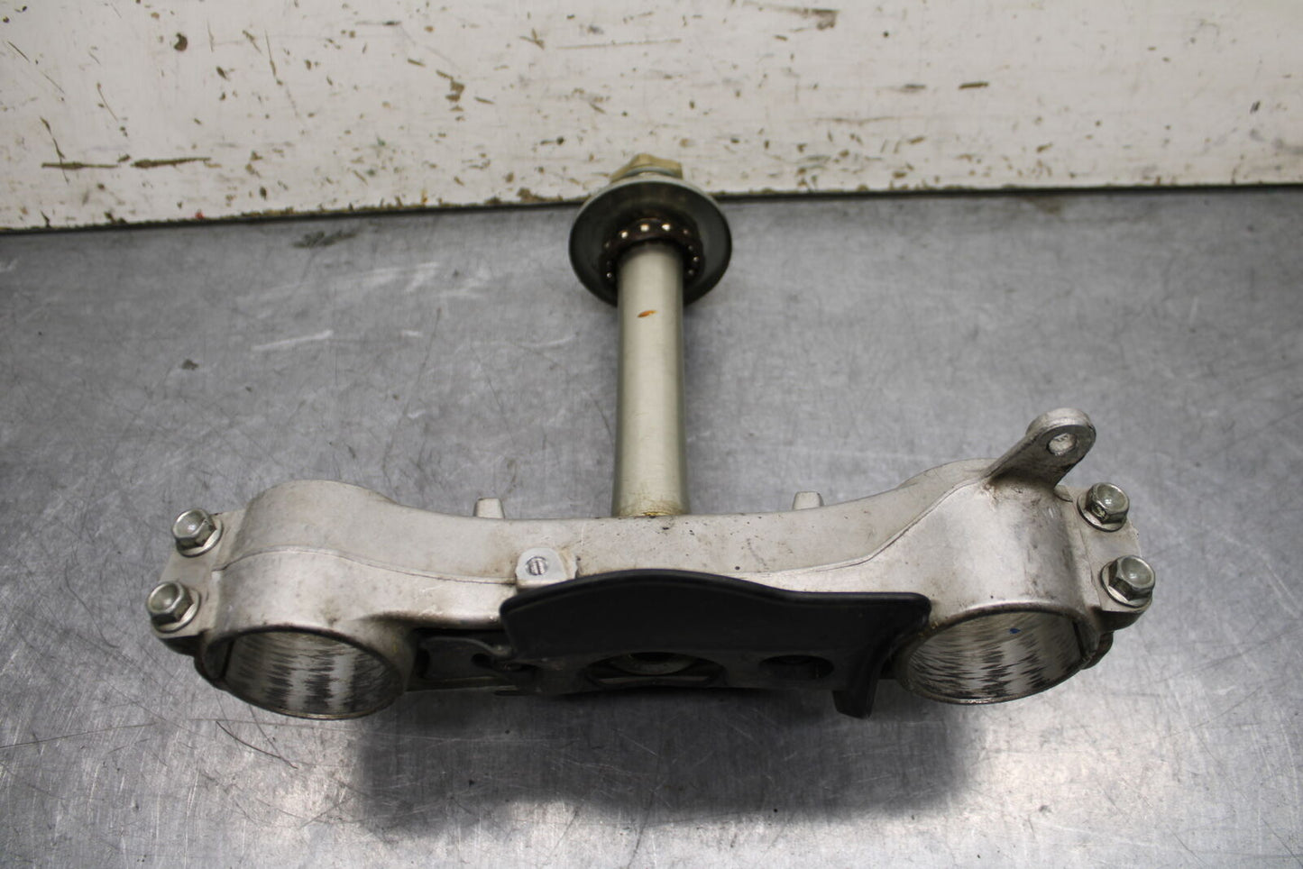 08-10 SUZUKI GSXR 600 FRONT FORKS CLAMP LOWER TRIPLE TREE STEM BB116