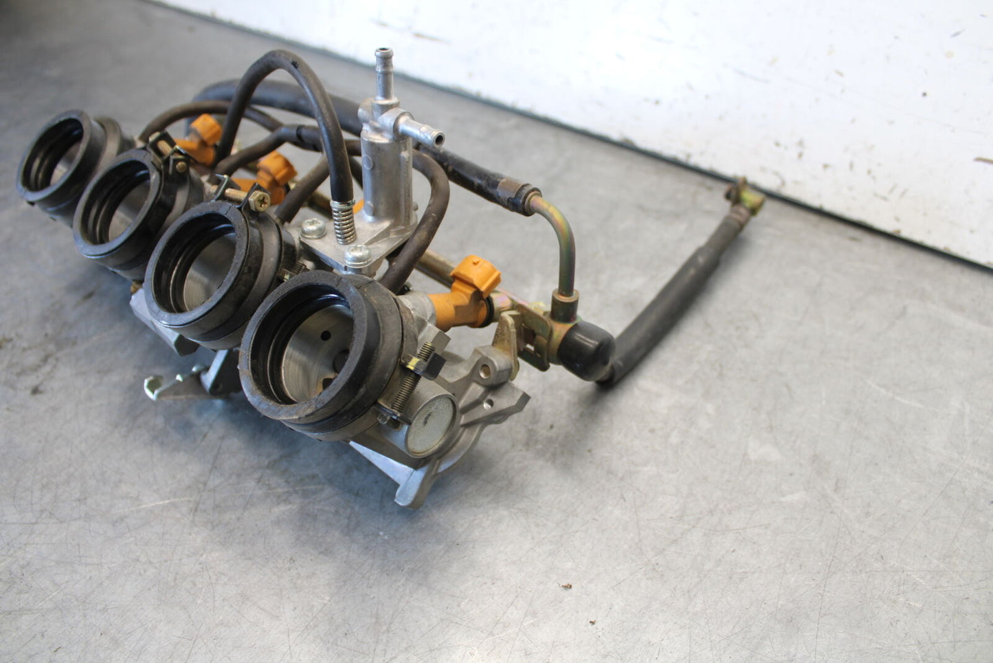 05-06 HONDA CBR600RR MAIN FUEL INJECTORS / THROTTLE BODIES 16401-MEE-A01 BB655