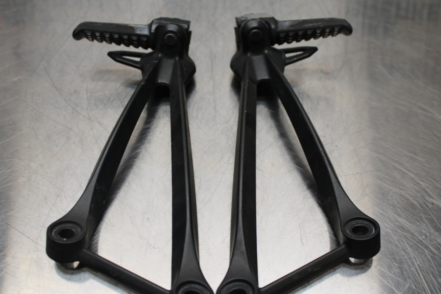 13-17 KAWASAKI NINJA ZX6R ZX636 ABS REAR BACK PASSENGER PEG SET PAIR BB143