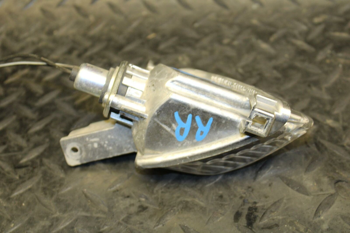 10 SUZUKI GSXR750 RIGHT REAR BACK TURN SIGNAL LIGHT INDICATOR BB190