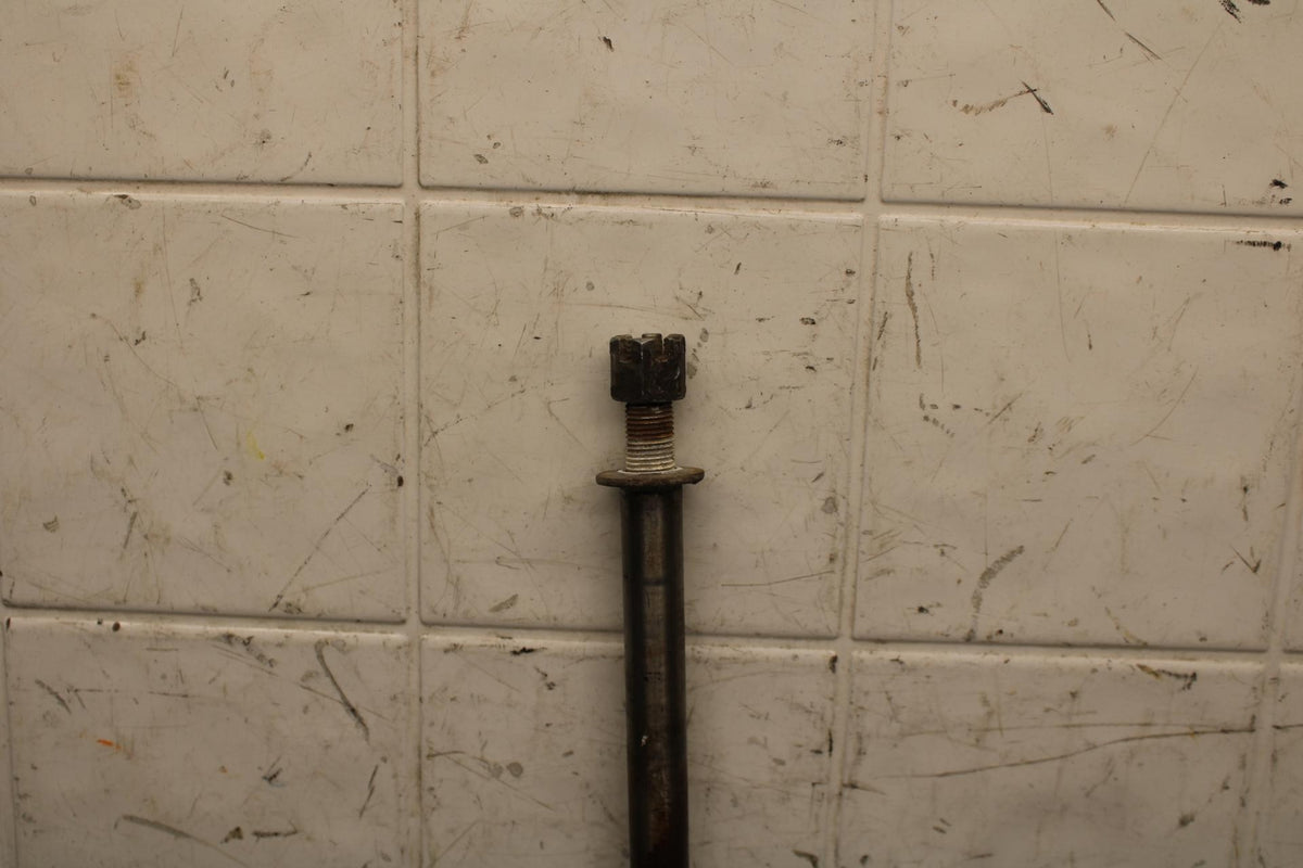 75 SUZUKI GT 550 FRONT WHEEL RIM AXLE PIVOT BOLT BB67
