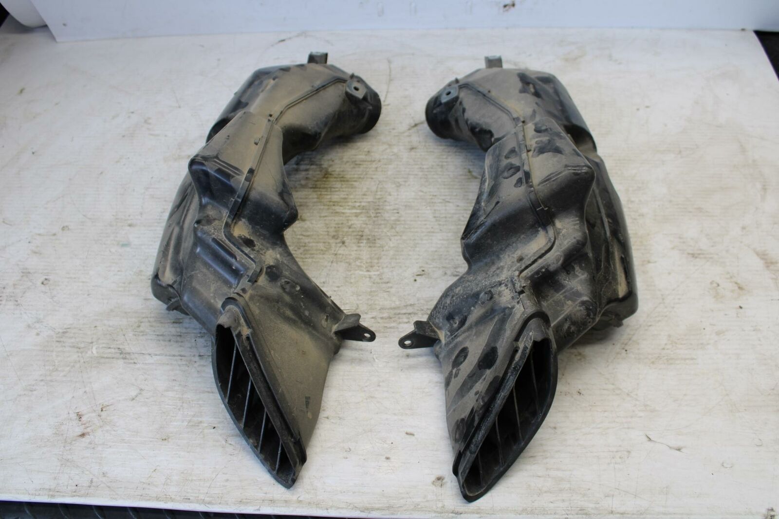 08-09 SUZUKI GSXR600 RAM AIR INTAKE TUBE DUCT PAIR SET BB156B