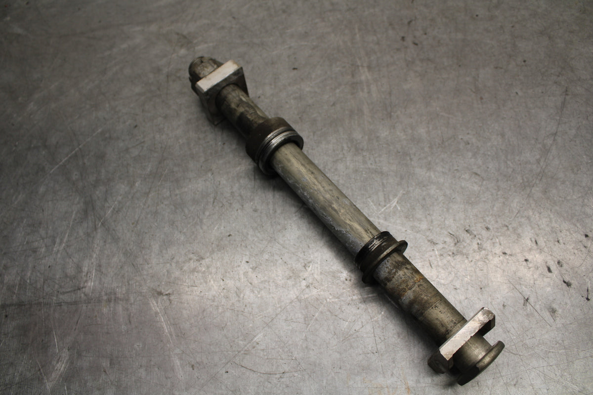 13-18 KAWASAKI NINJA ZX6R REAR AXLE BACK RIM PIVOT BOLT AXEL 41068-0613 BB666
