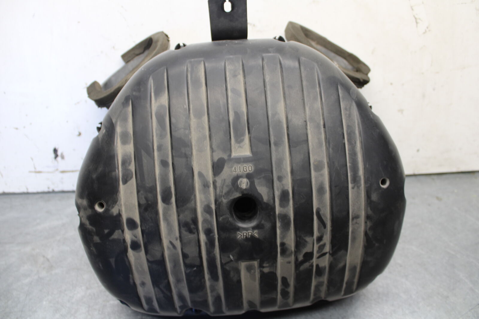 05-06 SUZUKI GSXR1000 AIRBOX AIR INTAKE FILTER BOX 13700-41G00 13740-41G00 BB663