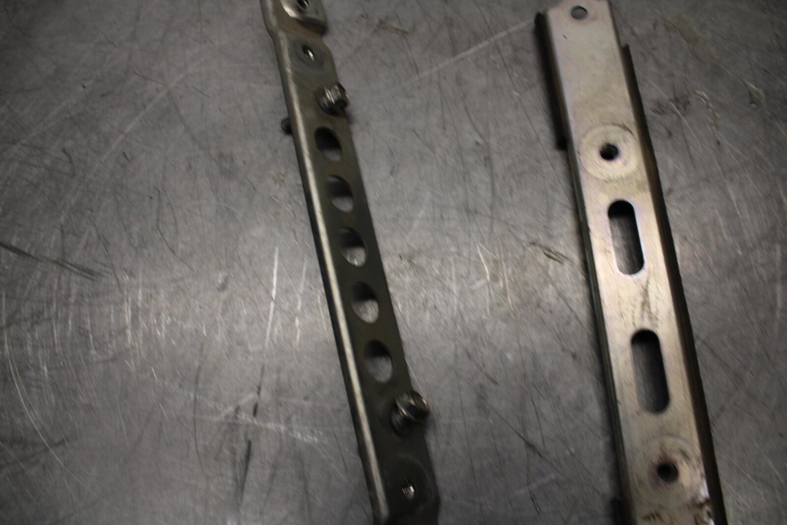 07-08 KAWASAKI CONCOURS 1400 ABS GAS TANK PETROL RESERVOIR BRACKETS BB449