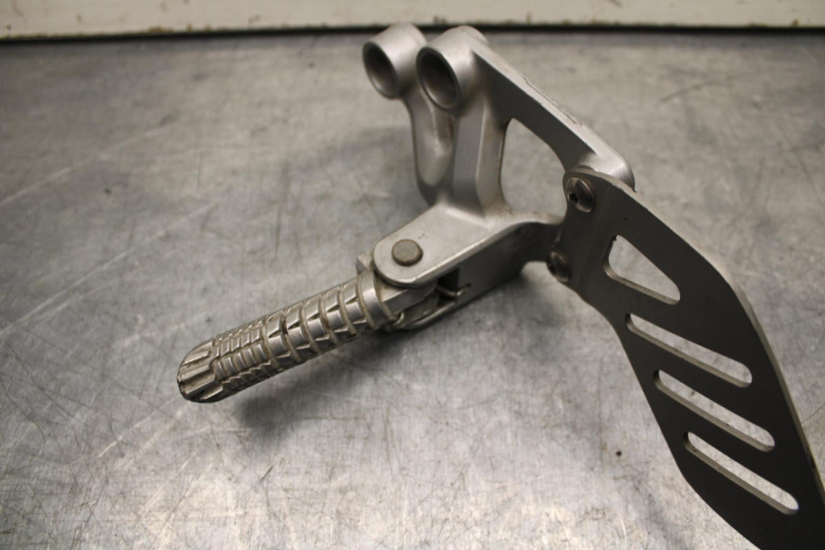 08-10 SUZUKI GSXR 600  LEFT REARSET REAR SET DRIVER FOOT PEG REST STOP BB92