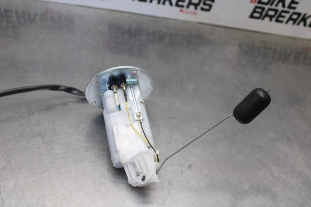 23-26 KAWASAKI NINJA ZX4RR FUEL PUMP GAS PETROL SENDER UNIT BB898