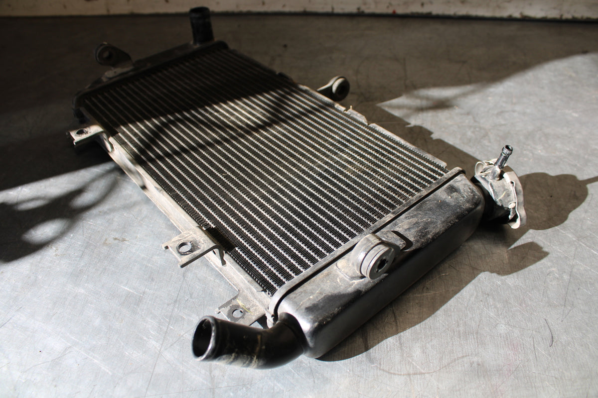 19-22 KAWASAKI Z400 ENGINE RADIATOR MOTOR COOLER COOLING RADIATER BB708