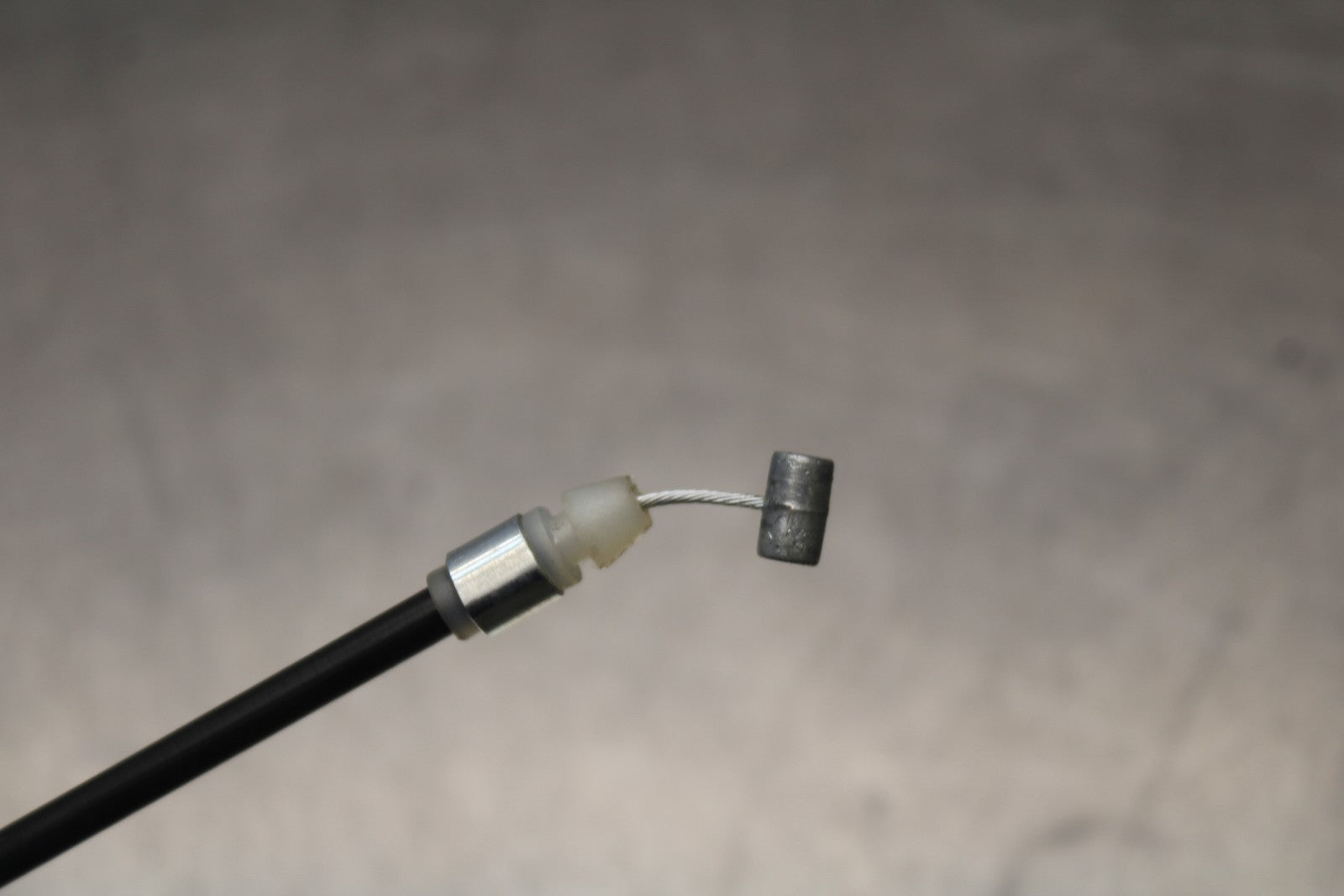 24-25 KAWASAKI NINJA ZX4R REAR PASSENGER SEAT LATCH LOCK ASSEMBLY BB610