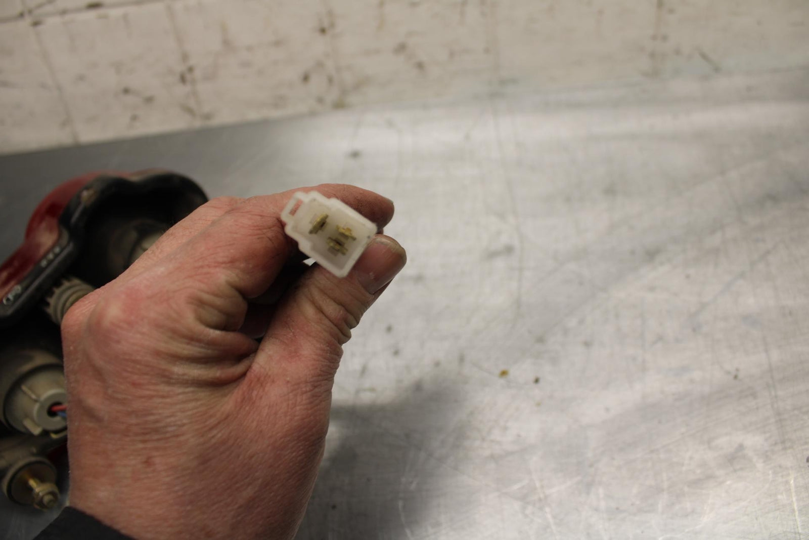 00-02 KAWASAKI NINJA ZX6R ZX600J REAR TAIL TAILLIGHT BACK BRAKE LIGHT BB489