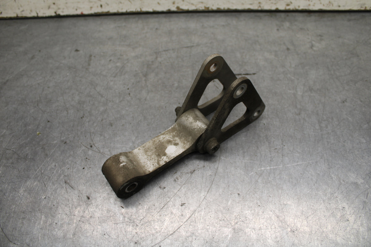 03-04 TRIUMPH DAYTONA 600 REAR DOGBONE SHOCK LINKAGE LINK BB745