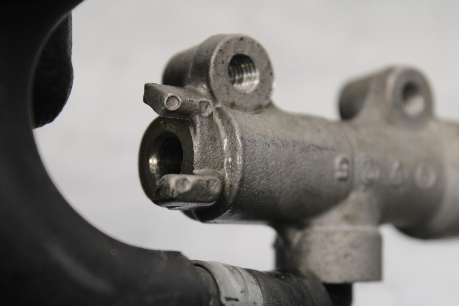 2000 Kawasaki Ninja ZX12R ZX1200A REAR BRAKE MASTER CYLINDER W RESERVOIR BB565