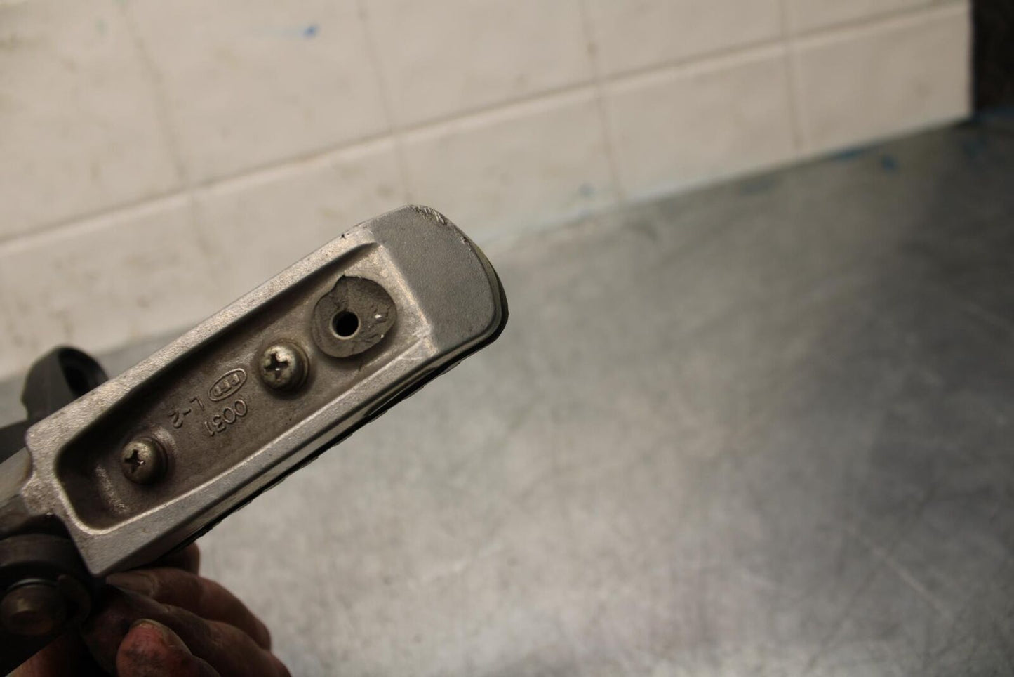 08-09 KAWASAKI NINJA ZX14R LEFT REARSET REAR SET DRIVER FOOT PEG BRACKET  BB73