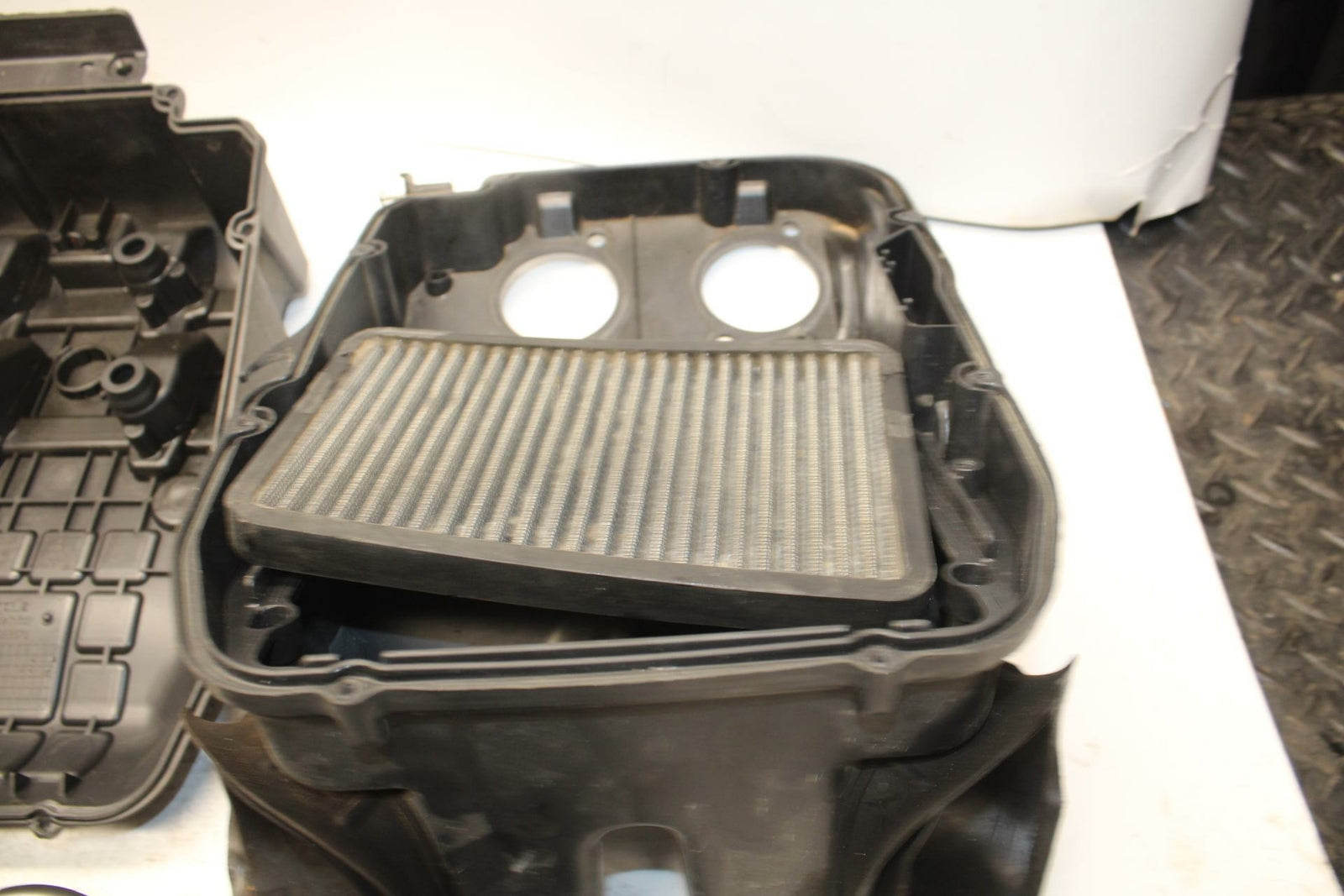 10-11 APRILIA RSV4 AIRBOX AIR INTAKE FILTER BOX  BB268