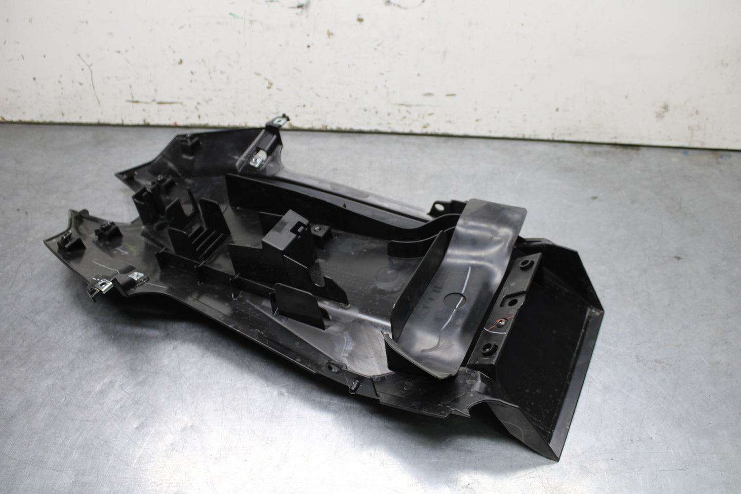 24 KAWASAKI NINJA 500 ABS REAR BACK TAIL UNDERTAIL FAIRING COWL FENDER BB730