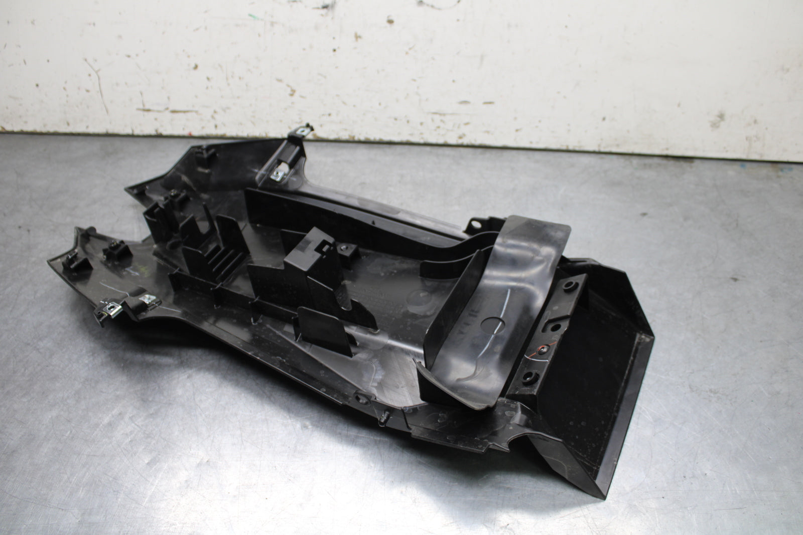 24 KAWASAKI NINJA 500 ABS REAR BACK TAIL UNDERTAIL FAIRING COWL FENDER BB730