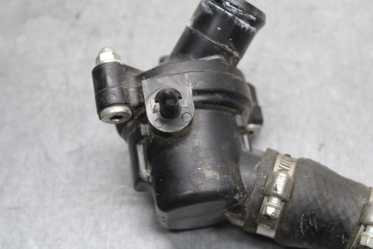 07-08 YAMAHA YZF R1 THERMOSTAT W HOUSING ASSEMBLY BB724