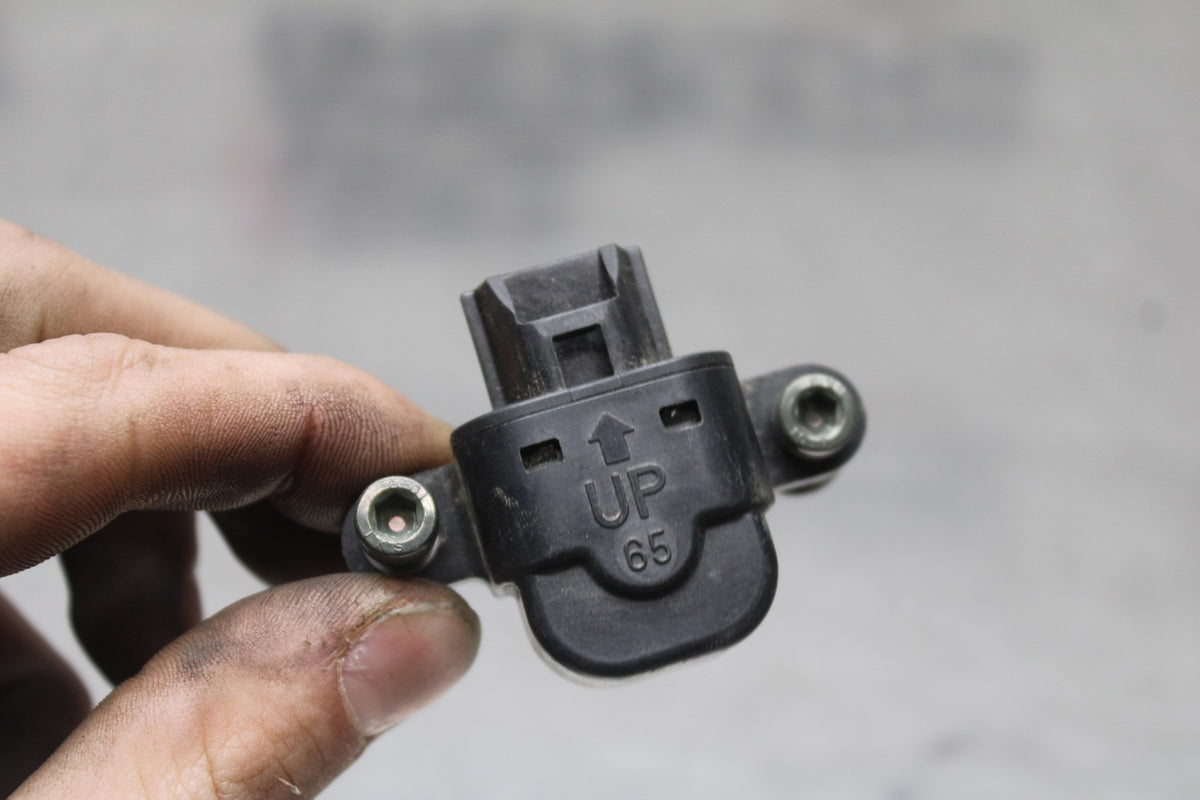 05-06 KAWASAKI NINJA ZX6R TIP OVER BANK ANGLE CRASH SENSOR SWITCH  BB877