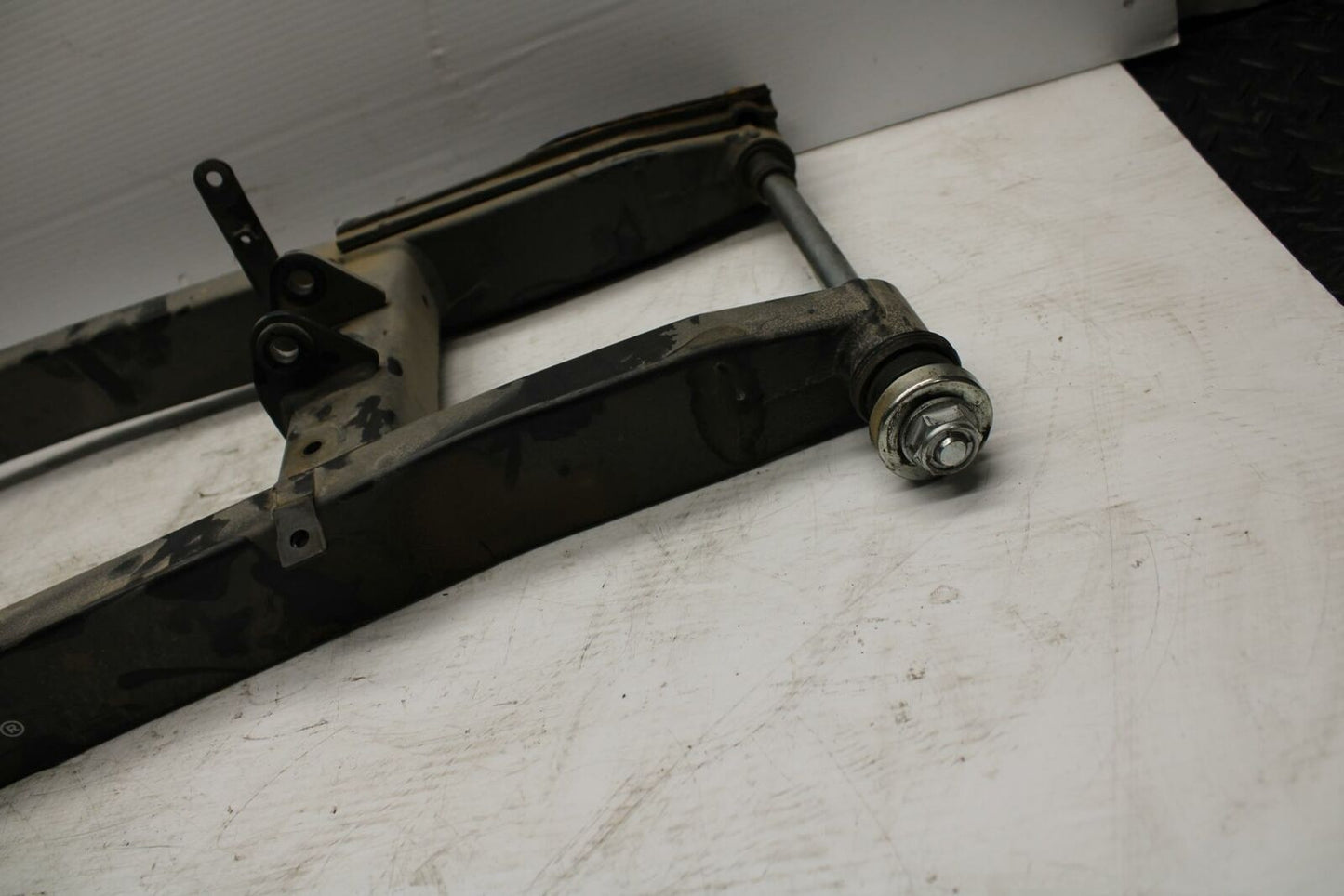 09 YAMAHA FZ6 REAR SWINGARM BACK SUSPENSION SWING ARM BB295