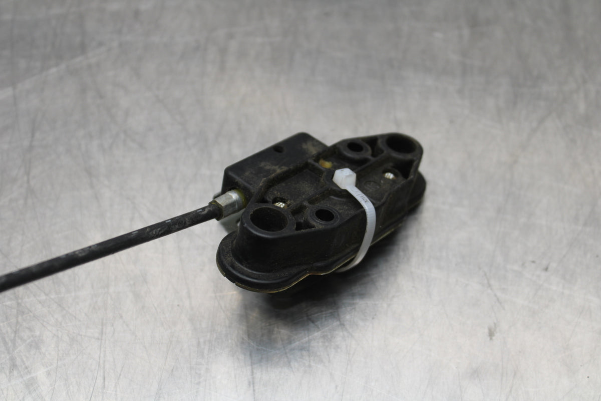 04-05 KAWASAKI NINJA ZX10R REAR PASSENGER SEAT LATCH LOCK ASSEMBLY BB163