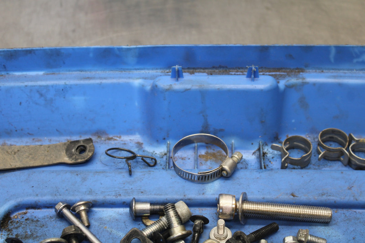 18 SUZUKI GSXR750 MOUNTING BOLTS HARDWARE SCREWS BB891