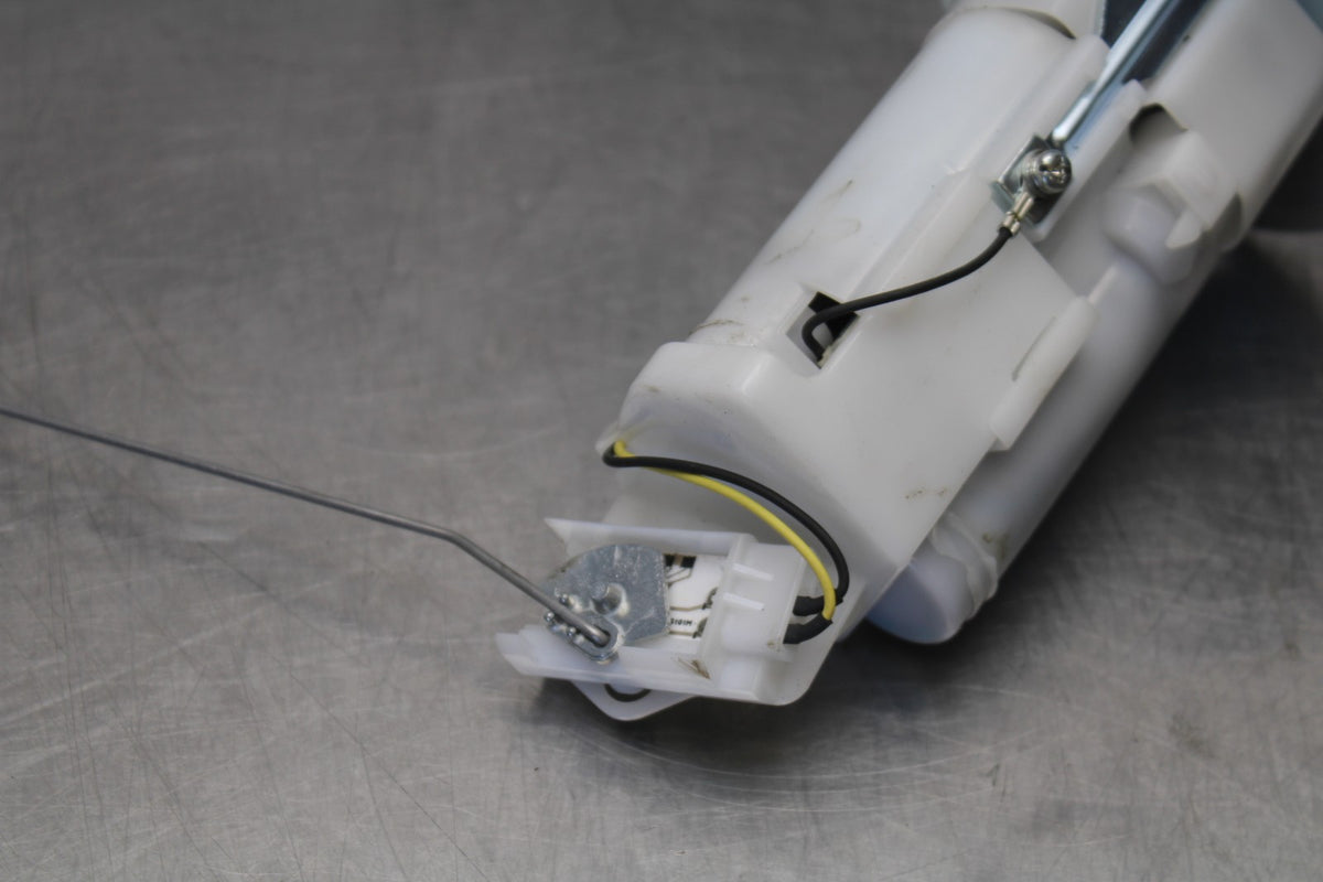 23-26 KAWASAKI NINJA ZX4RR FUEL PUMP GAS PETROL SENDER UNIT BB898