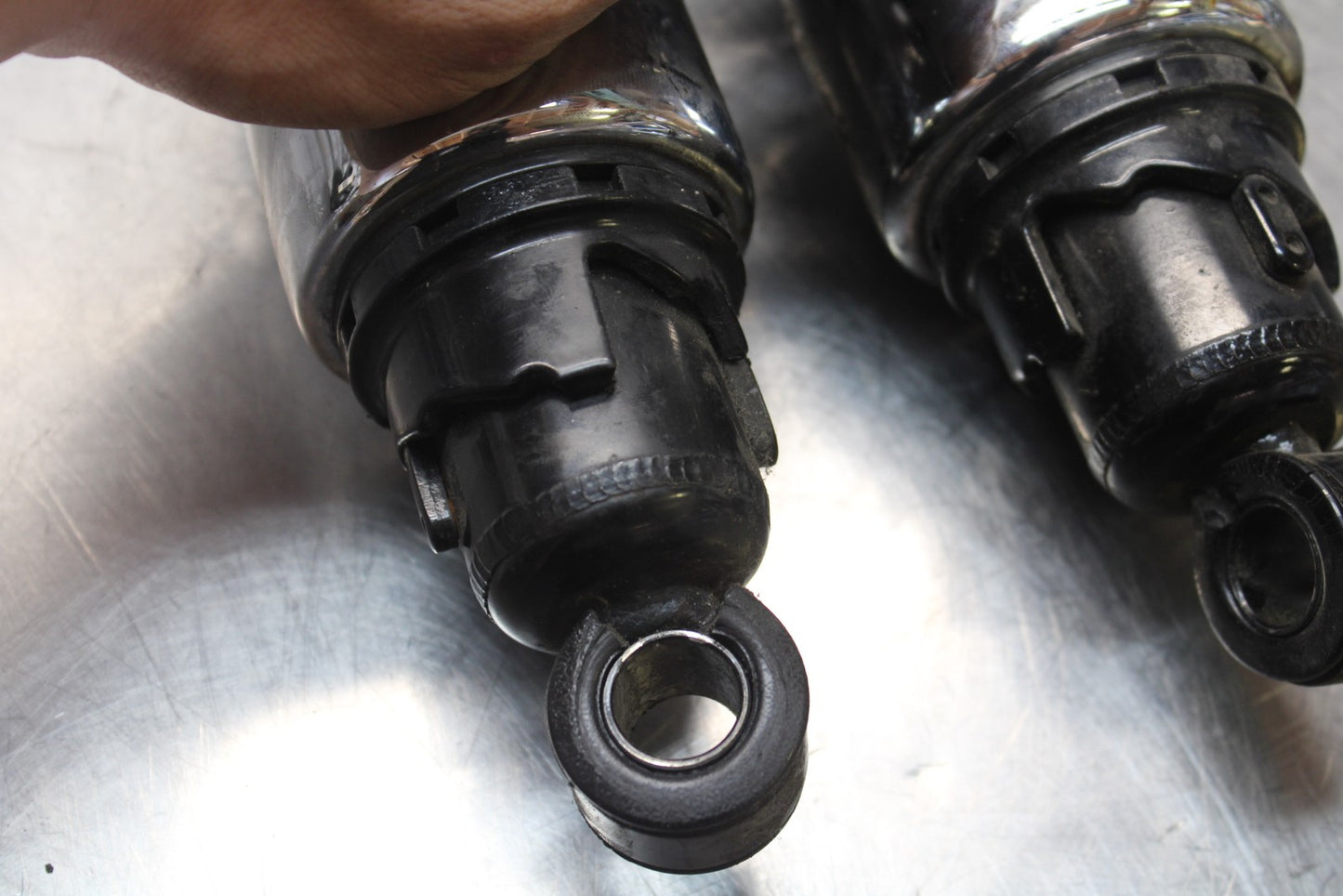 03-08 KAWASAKI VULCAN 1600 12' REAR BACK SHOCK ABSORBER SET PAIR BB196