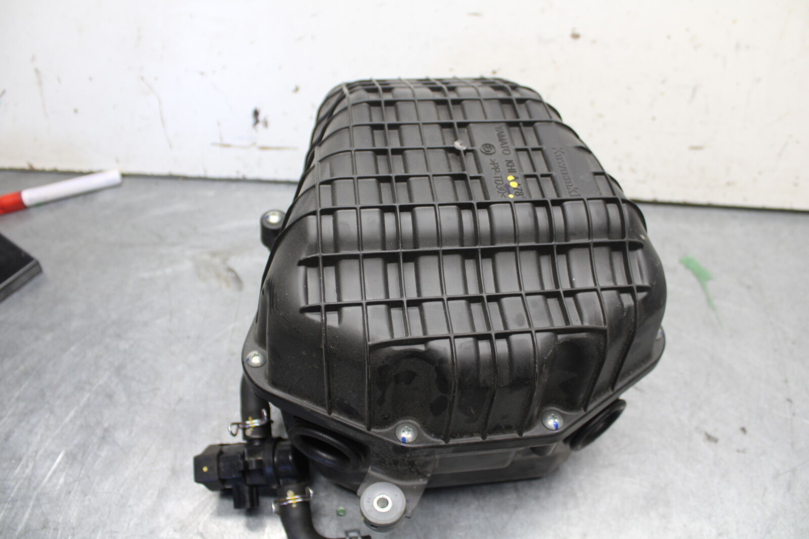 18-23 KAWASAKI NINJA 400 AIRBOX AIR INTAKE FILTER BOX BB660