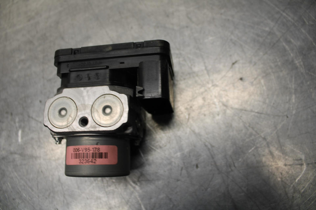23-24 KAWASAKI ZX4R ZX 4RR ZX 4 RR ZX4 RR ABS PUMP UNIT MODULE BB610