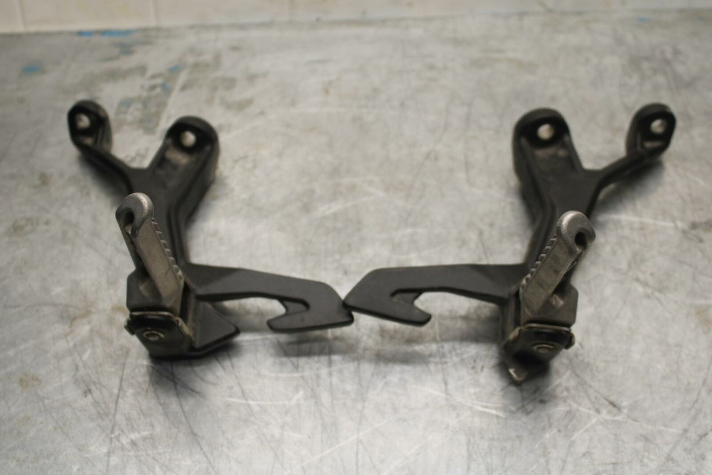18-22 KAWASAKI NINJA 400 EX400 ABS REAR BACK PASSENGER PEG SET PAIR BB416