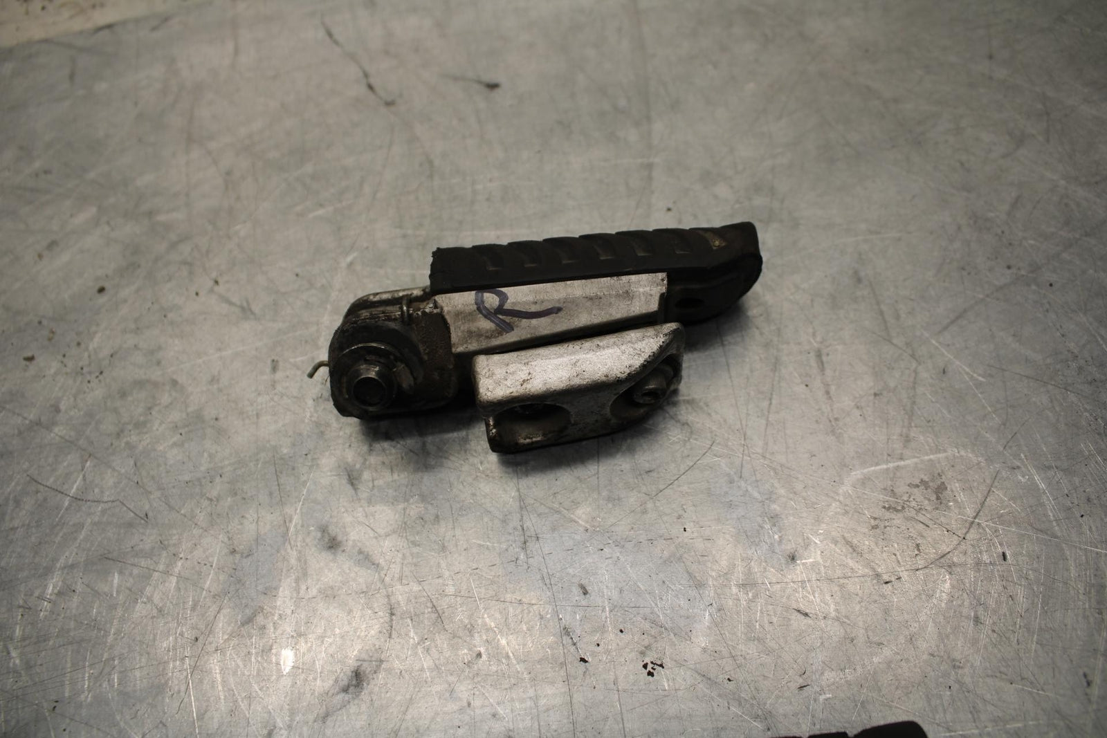 17 KAWASAKI VERSYS_X 300 FRONT FOOT RESTS PEGS STEPS SET PAIR BB504