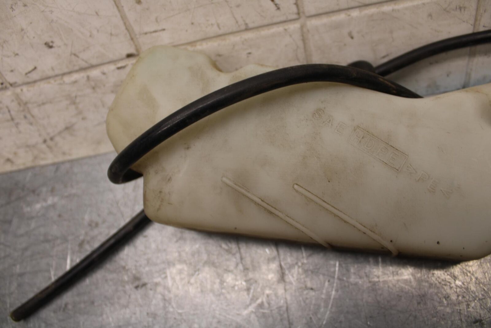 1993 Suzuki GSXR1100W COOLANT WATER TANK RESERVOIR BOTTLE BB46