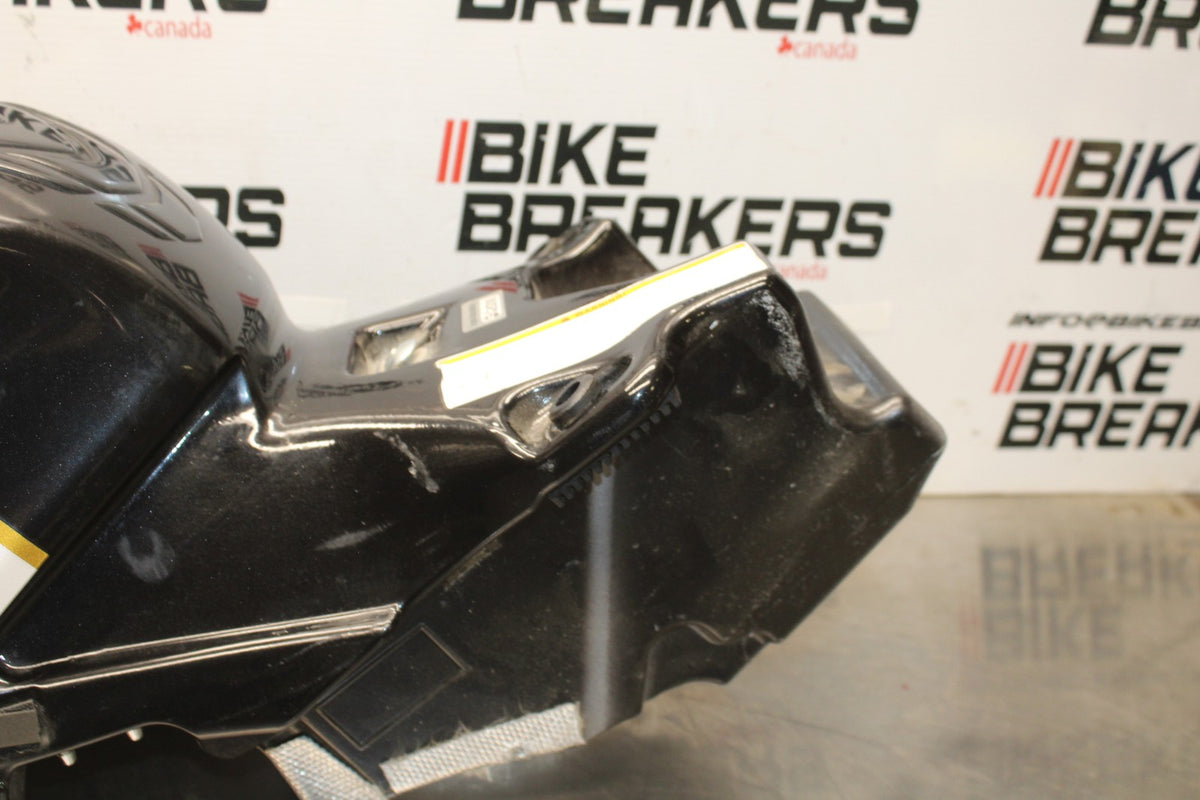 24 APRILIA TUONO V4 1100 FACTORY ABS GAS TANK FUEL CELL PETROL RESERVOIR BB887