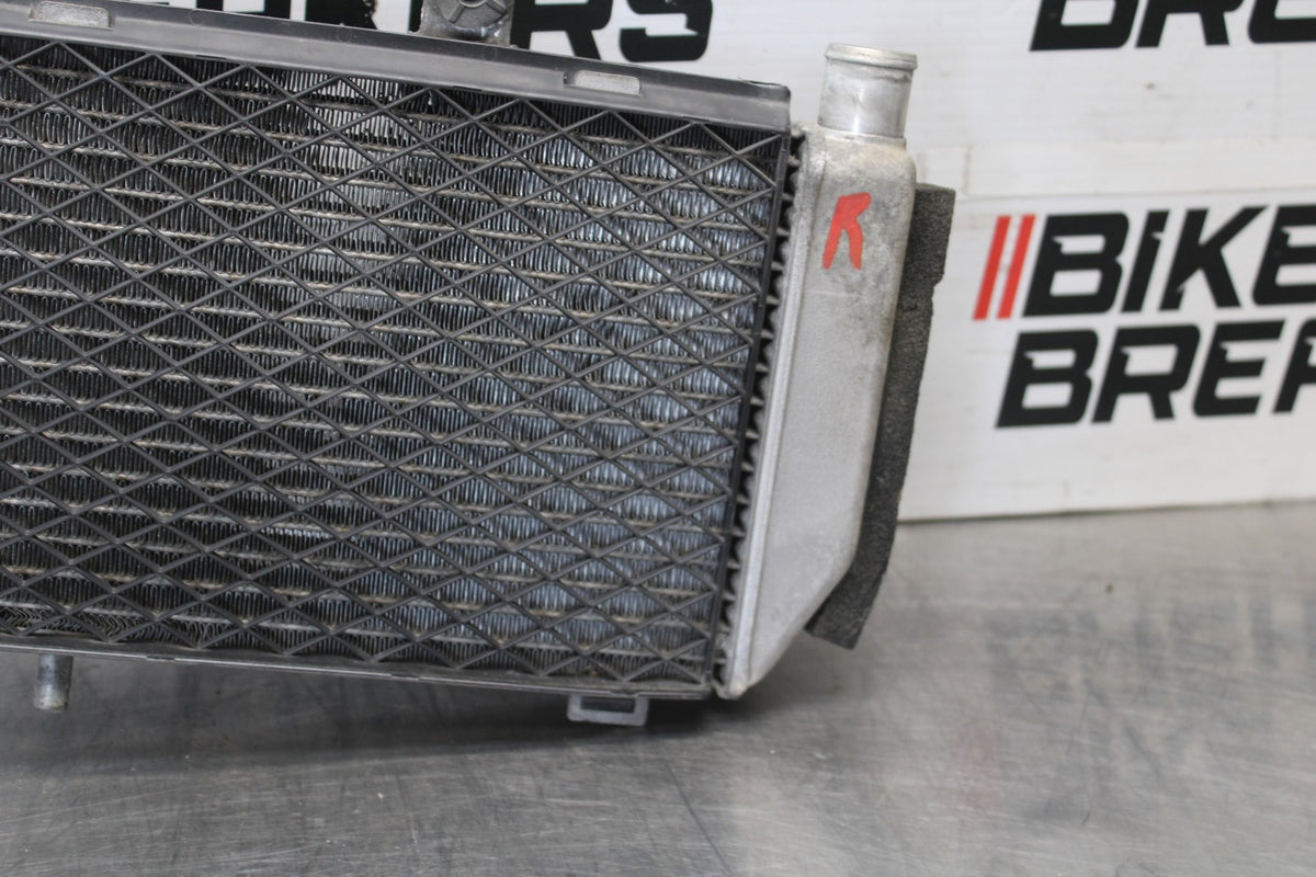 06-07 HONDA INTERCEPTOR 800 VFR800 RIGHT ENGINE RADIATOR MOTOR RADIATER BB917