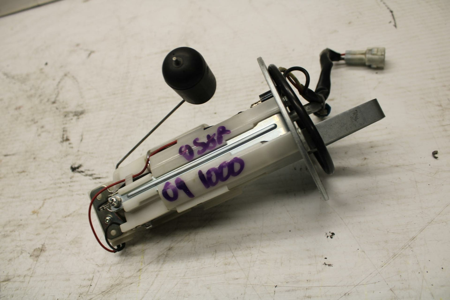 09-11 SUZUKI GSXR1000 FUEL PUMP GAS PETROL SENDER UNIT 15100-47H00 BB283