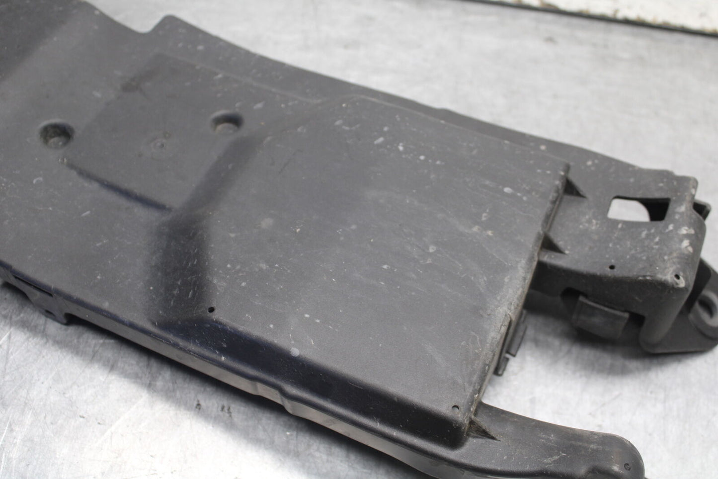 09-12 KAWASAKI NINJA ZX6R REAR BACK TAIL UNDERTAIL BATTERY TRAY PLASTIC BB698